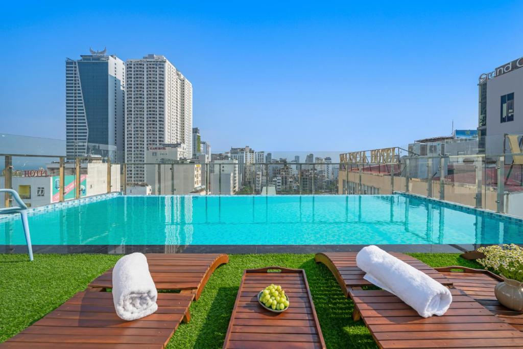 Sea Near Me Hotel: Đắm mình trong không gian nghỉ dưỡng hiện đại giữa lòng biển Đà Nẵng