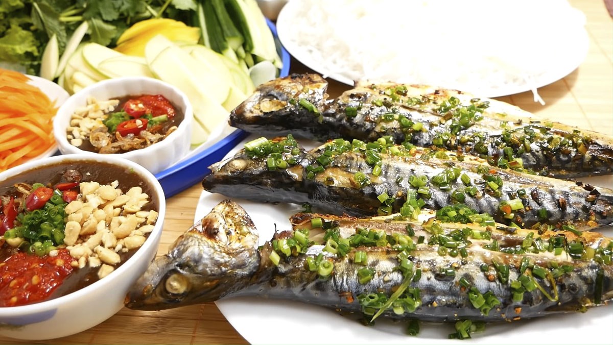 7 Quán cá nục hấp cuốn bánh tráng Đà Nẵng: Những địa chỉ ngon khiến du khách nhớ mãi hương vị biển