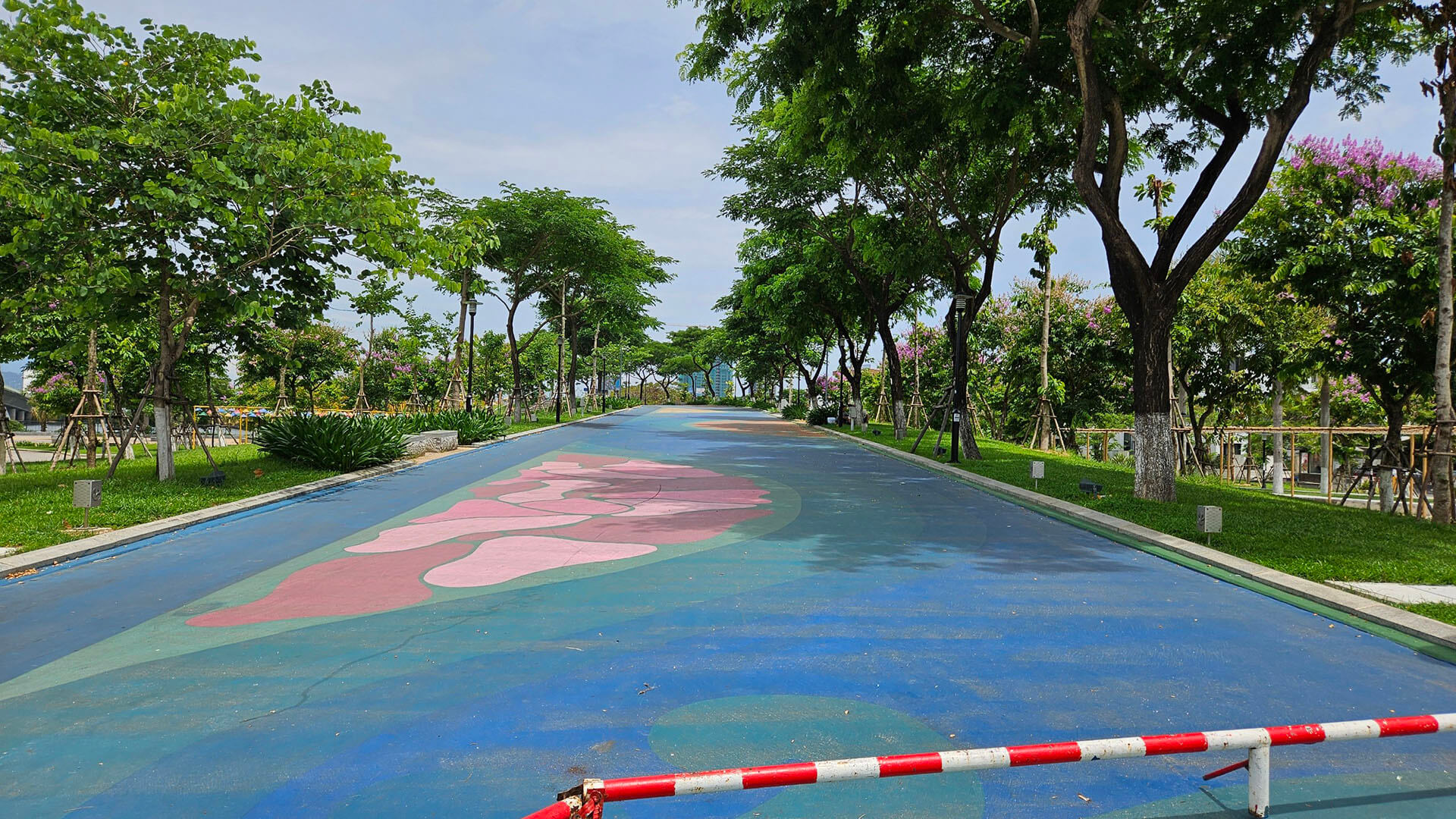Cầu đi bộ Nguyễn Văn Trỗi có gì hấp dẫn mà ai đến Đà Nẵng cũng muốn ghé thử một lần?