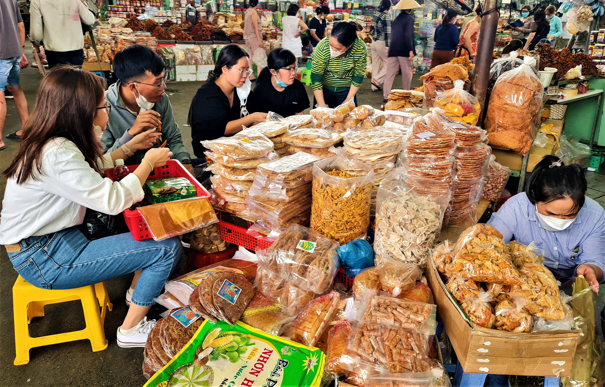 Chợ ăn vặt Đà Nẵng có gì hấp dẫn? Khám phá 5 khu chợ ẩm thực khiến du khách mê mẩn