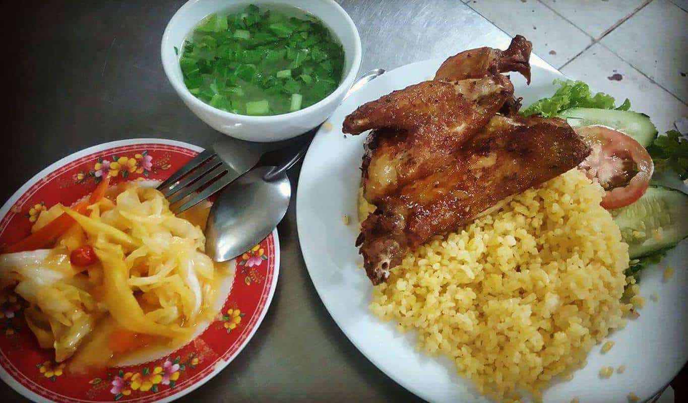 Cơm gà Đà Nẵng ăn ở đâu ngon? Khám phá những quán cơm gà nổi tiếng khiến du khách mê mẩn