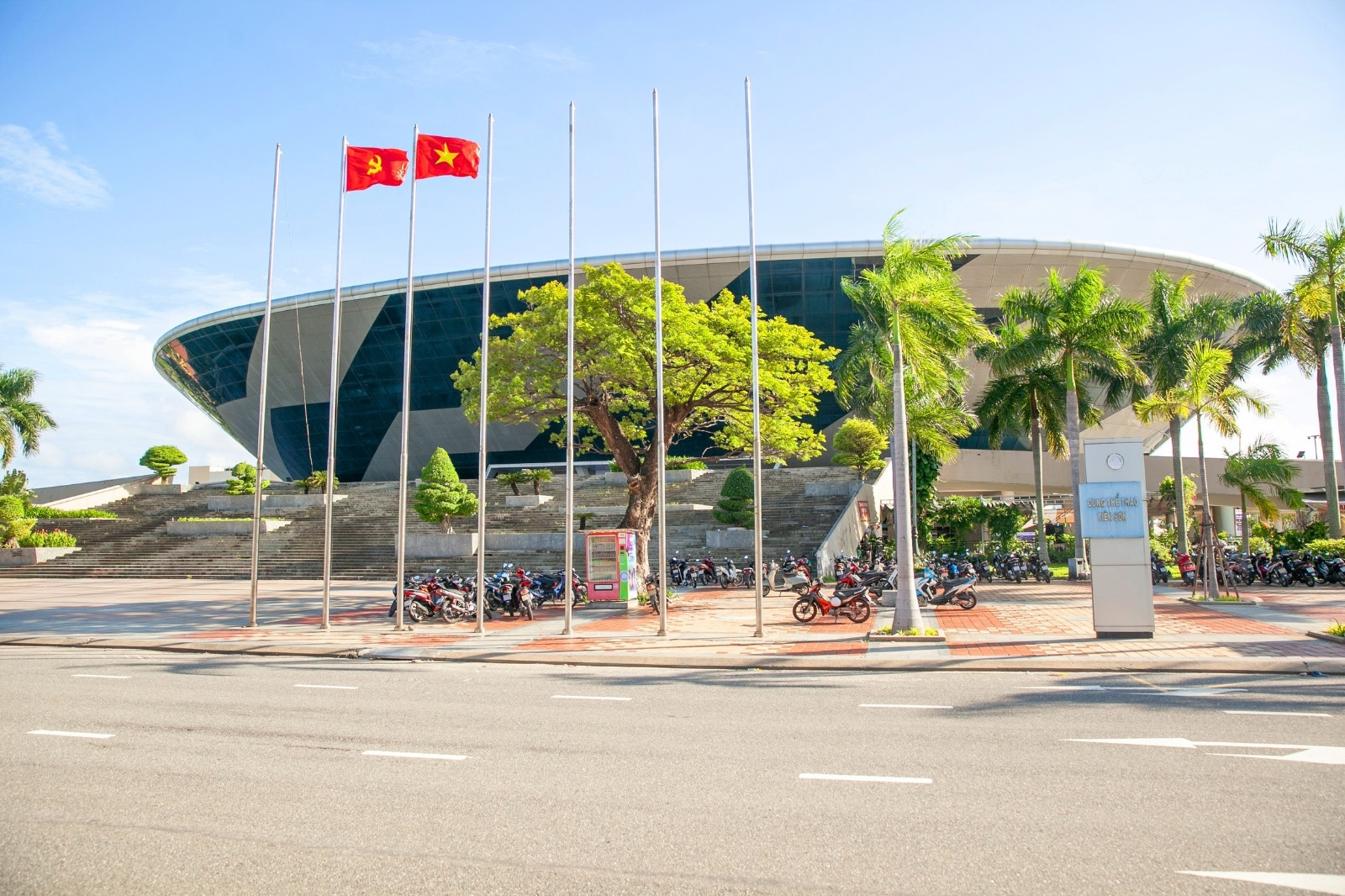Cung Thể thao Tiên Sơn Đà Nẵng có gì đặc biệt? Khám phá công trình “đĩa bay” độc đáo giữa lòng thành phố