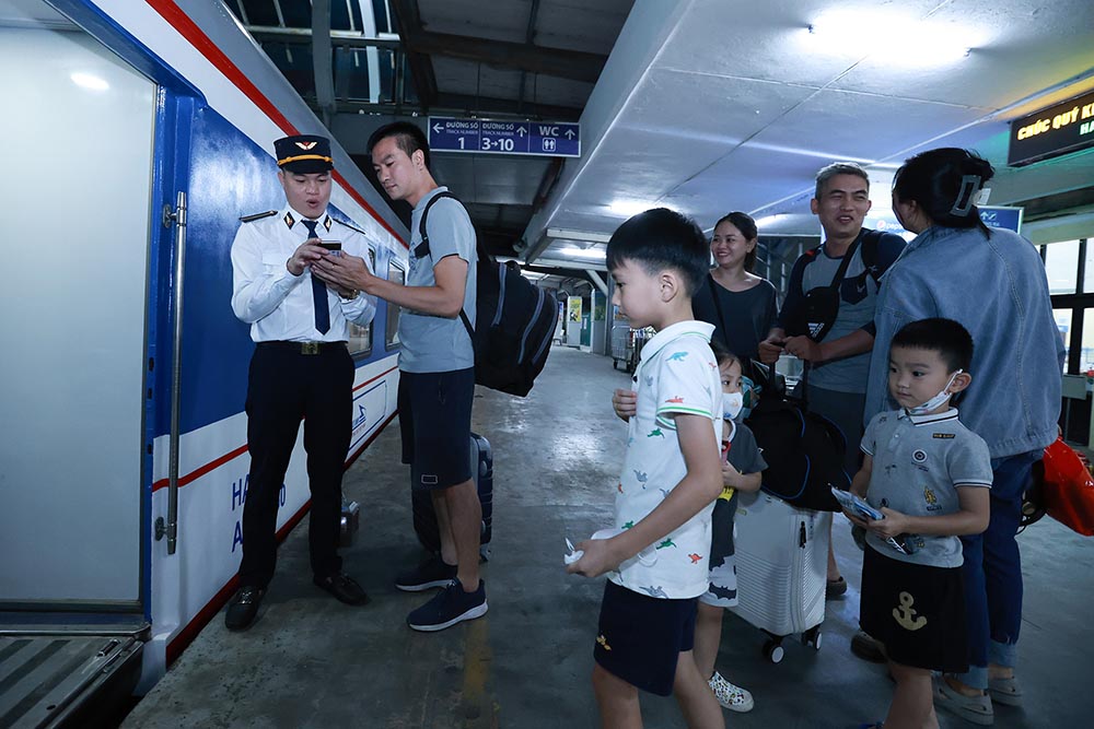 Đoàn tàu SE19 và SE20: Trải nghiệm tàu hỏa chất lượng cao trên hành trình Hà Nội Đà Nẵng