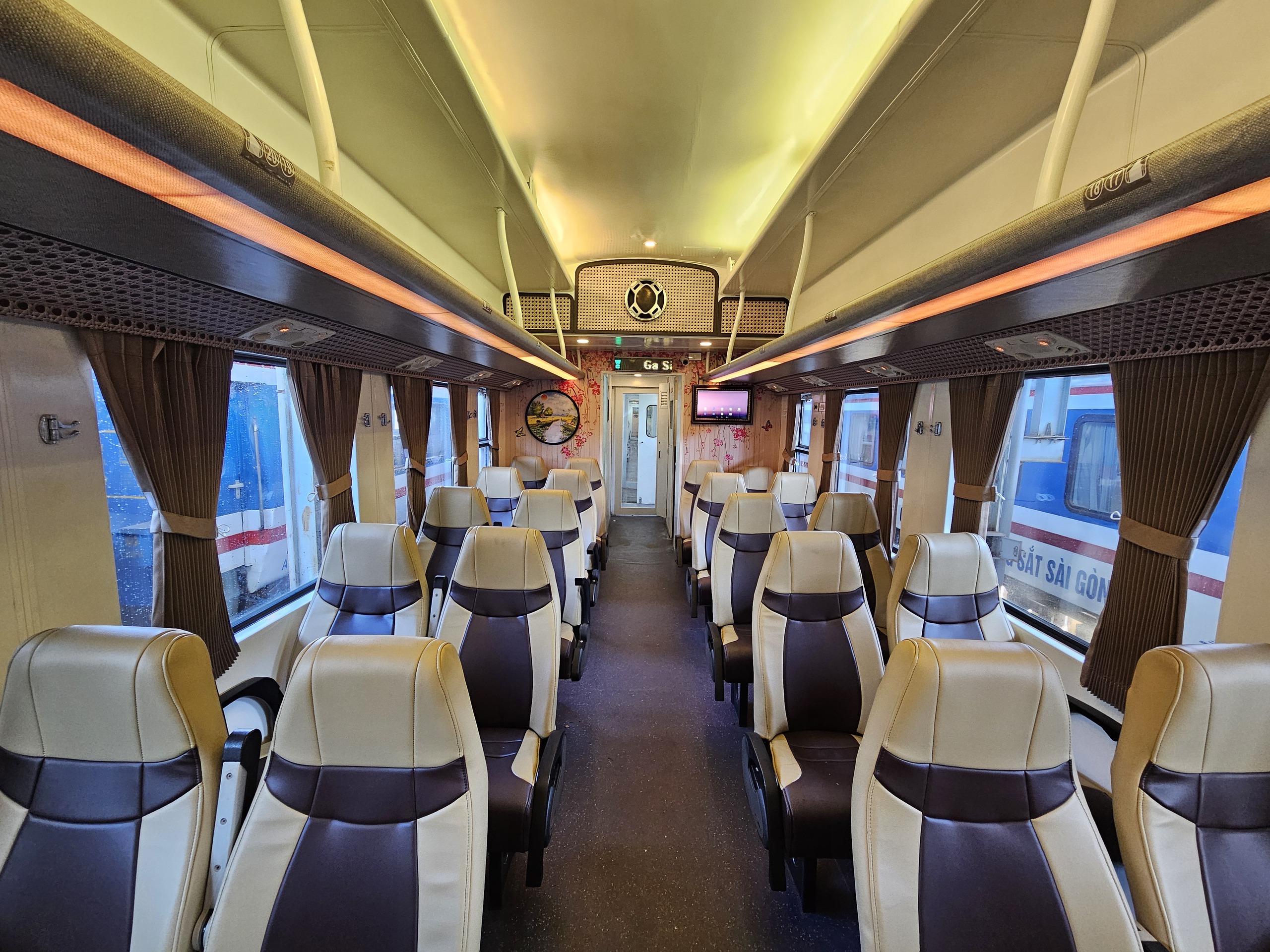 Đoàn tàu SE21 và SE22: Trải nghiệm hành trình chất lượng cao Sài Gòn Đà Nẵng đáng thử