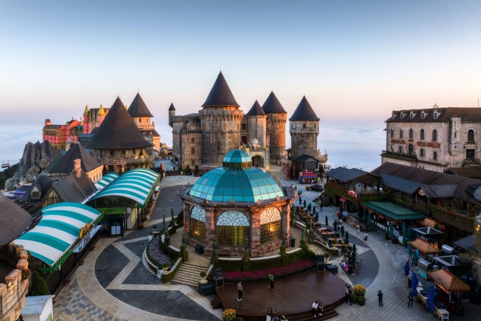 Lịch trình du lịch Đà Nẵng 4 ngày 3 đêm chi tiết giúp bạn khám phá trọn vẹn thành phố biển