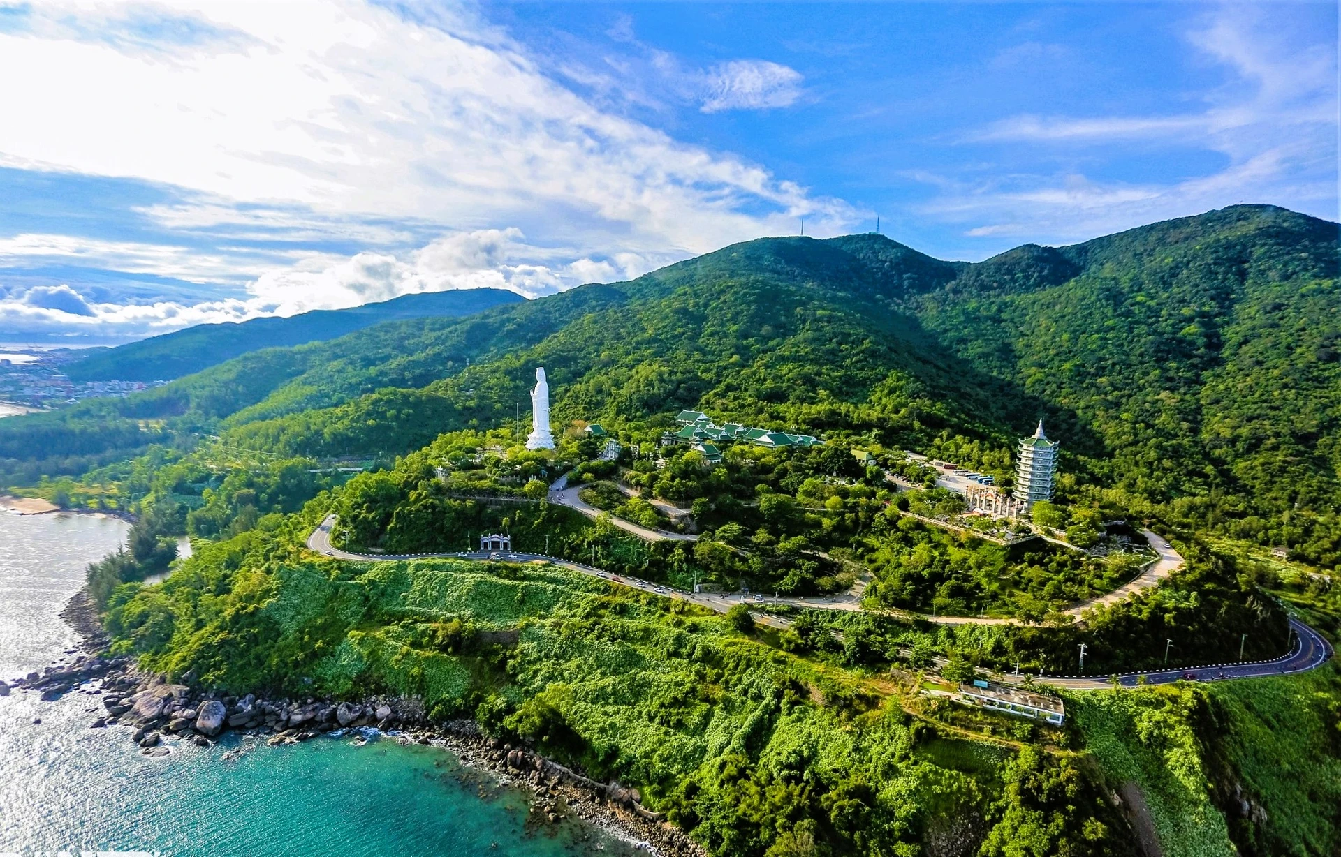 Lịch trình khám phá Đà Nẵng Hội An Bà Nà 2N1Đ chi tiết giúp bạn trải nghiệm trọn vẹn miền di sản