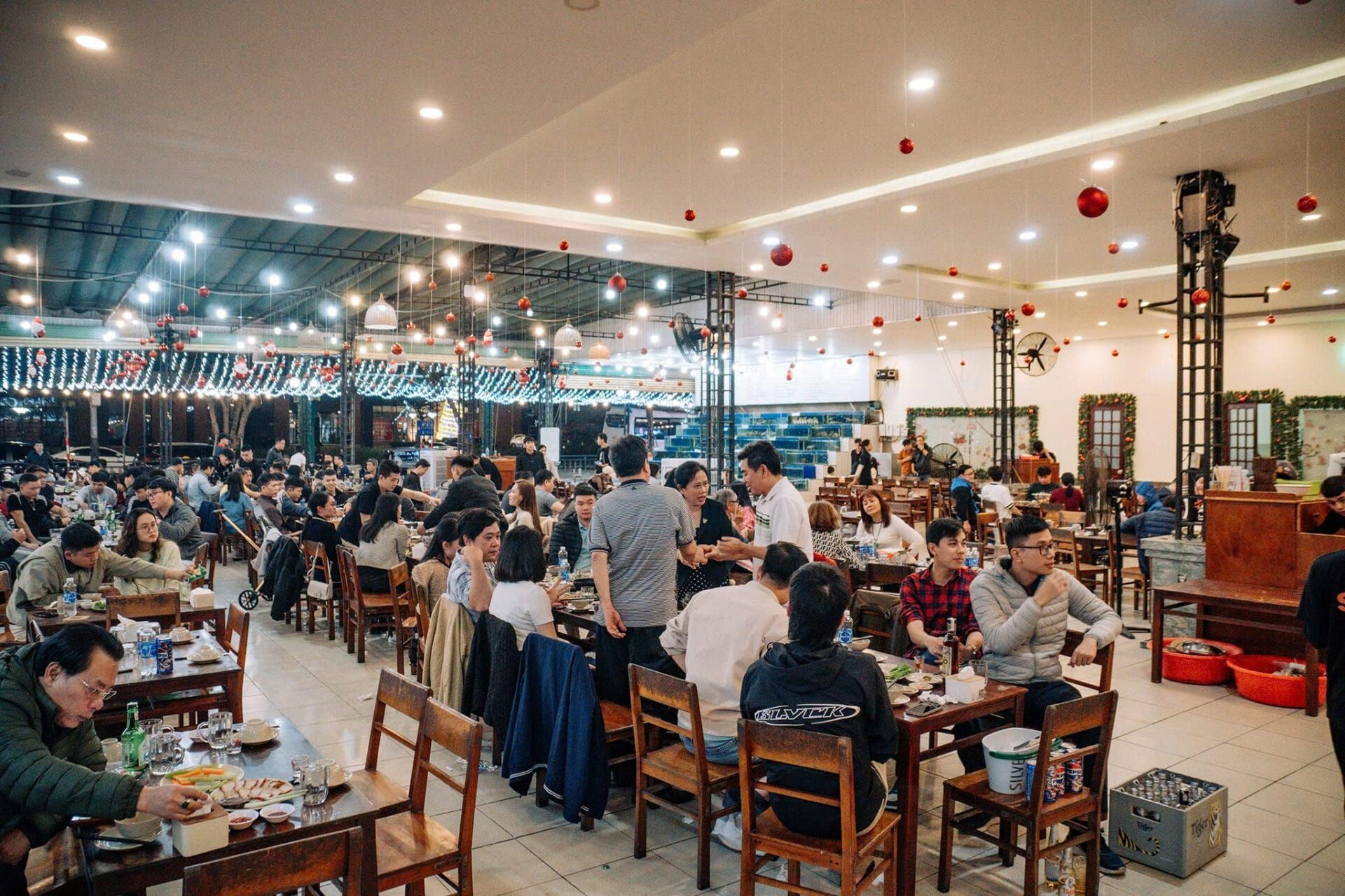 Nhà hàng Đà Nẵng nổi tiếng: Gợi ý những địa điểm ẩm thực đáng trải nghiệm tại thành phố biển