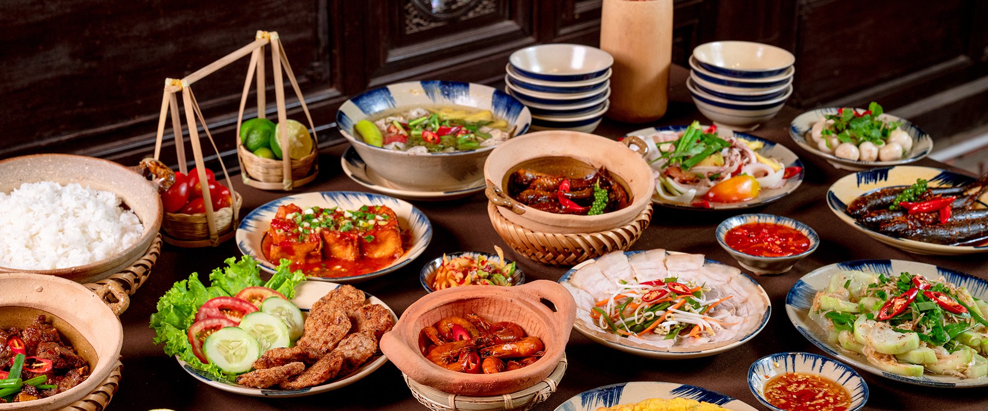 Nhà hàng Đà Nẵng nổi tiếng: Gợi ý những địa điểm ẩm thực đáng trải nghiệm tại thành phố biển