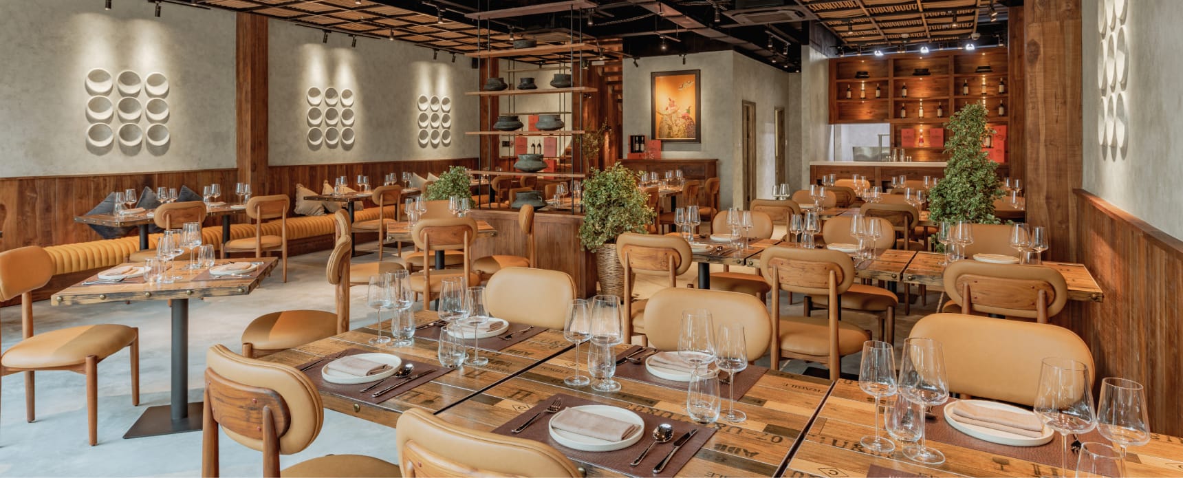 Nhà hàng Đà Nẵng nổi tiếng: Gợi ý những địa điểm ẩm thực đáng trải nghiệm tại thành phố biển