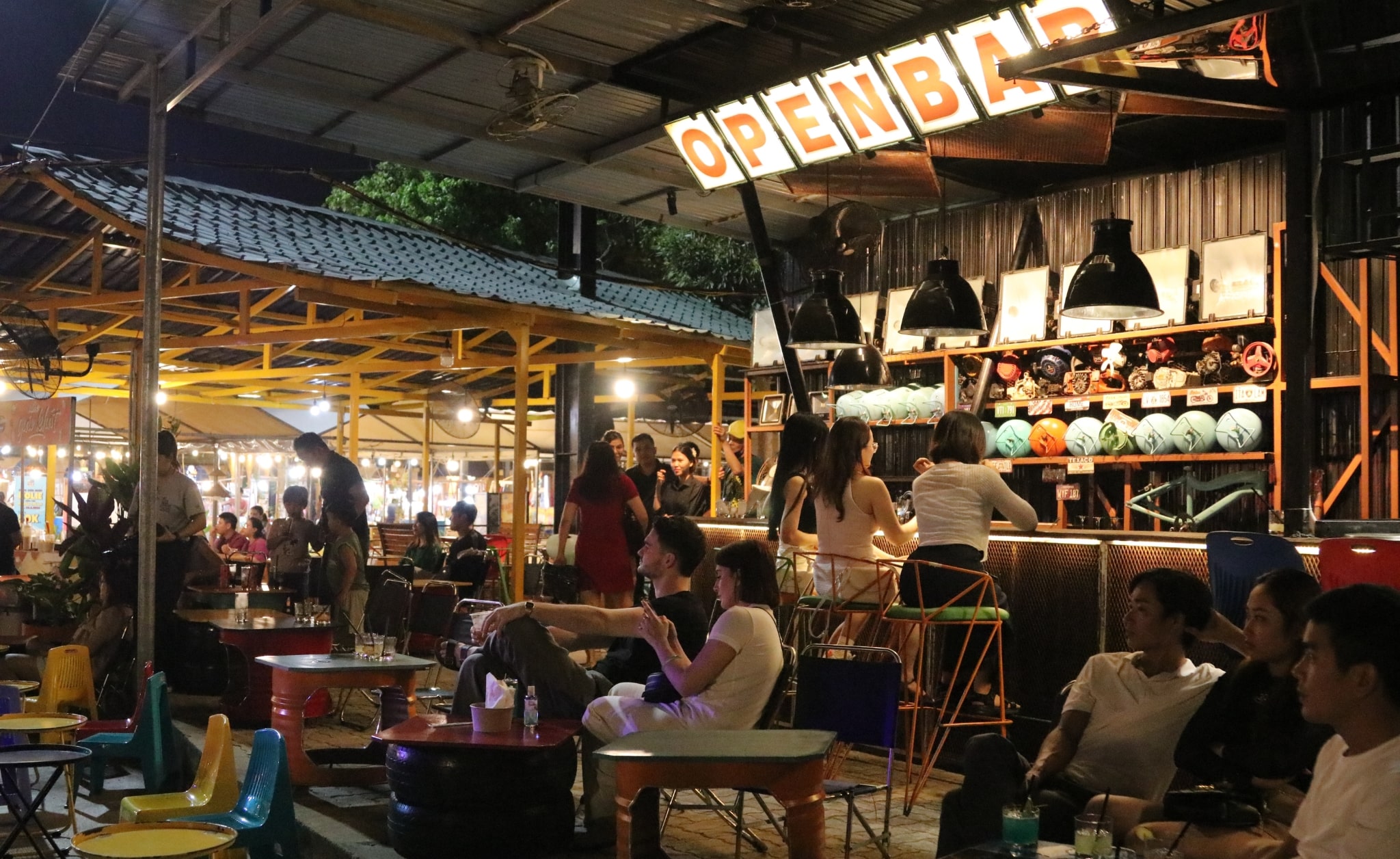 Quán bar Đà Nẵng nào đáng trải nghiệm về đêm? Top địa điểm nightlife sôi động cho du khách