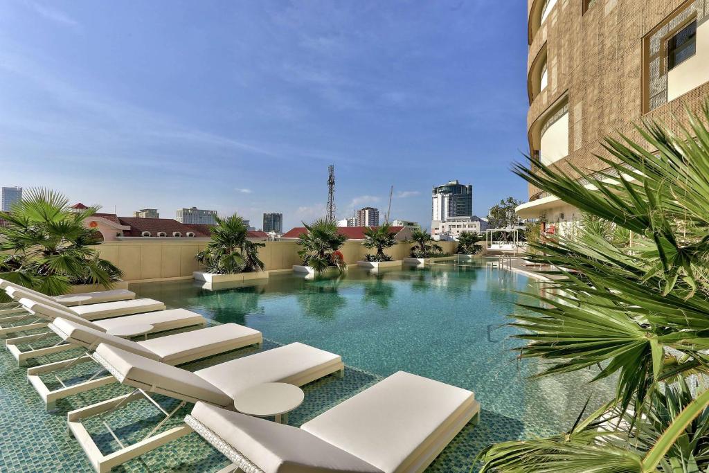 Review Hilton Đà Nẵng – Trải Nghiệm Khách Sạn 5 Sao Bên Sông Hàn Đáng Thử