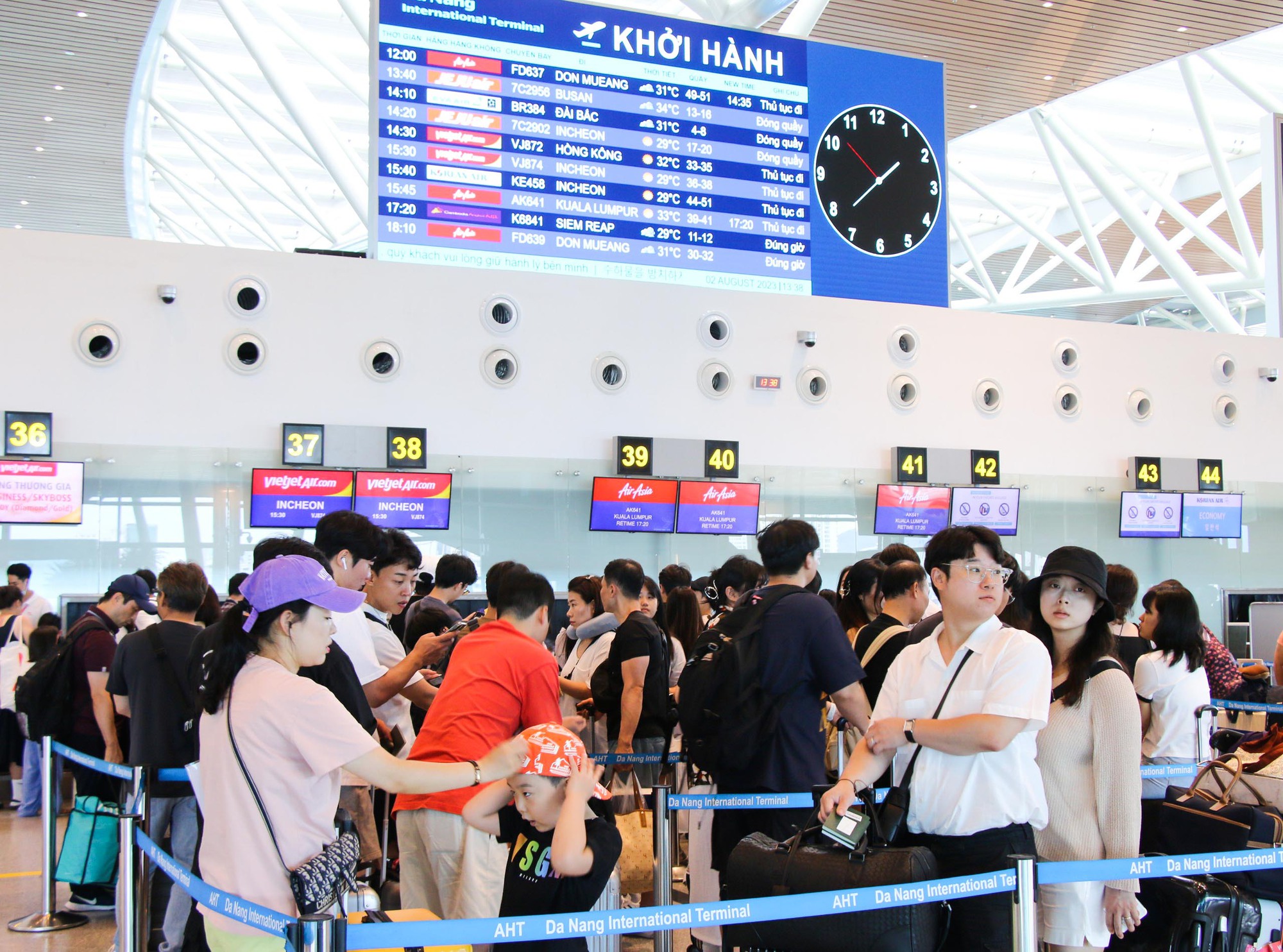 Sân bay Đà Nẵng: Cẩm nang khám phá và check-in chi tiết cho hành khách lần đầu đến thành phố biển