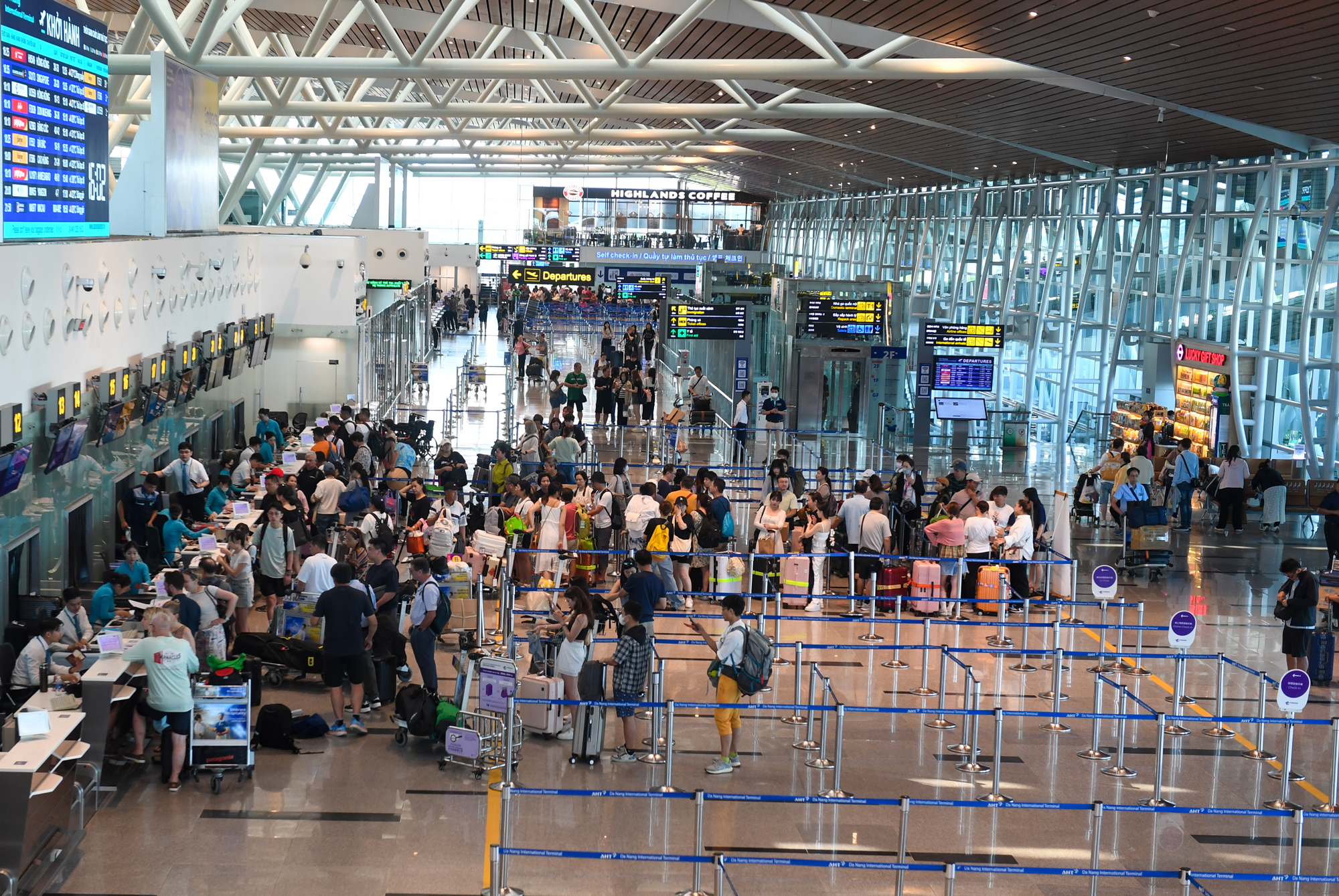 Sân bay Đà Nẵng: Cẩm nang khám phá và check-in chi tiết cho hành khách lần đầu đến thành phố biển