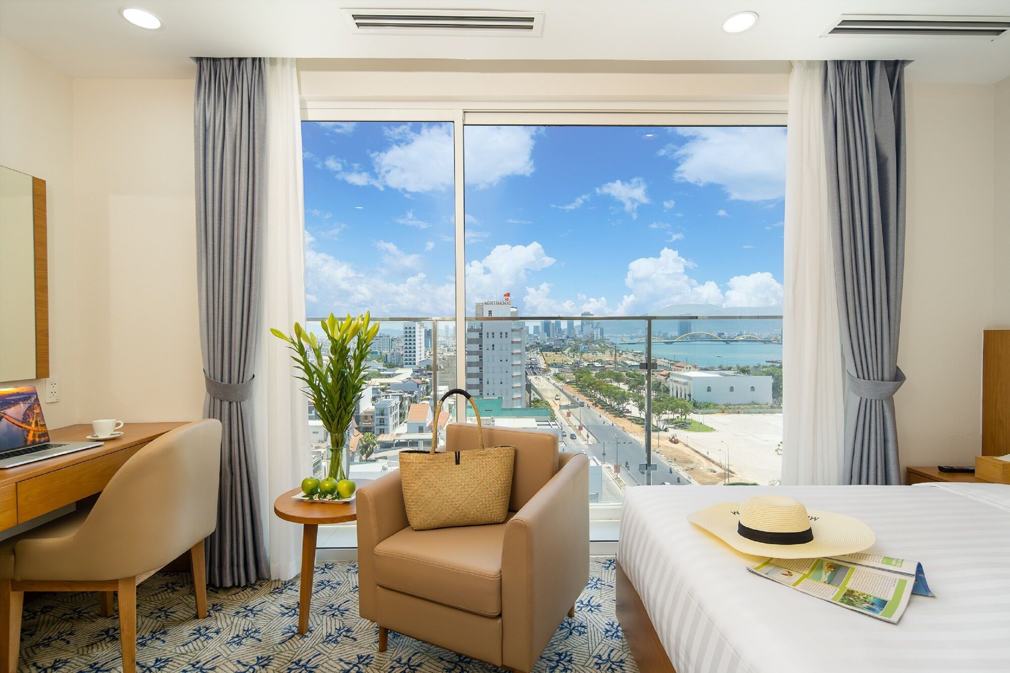 LAMANGA Hotel & Suites có tốt không Review chi tiết