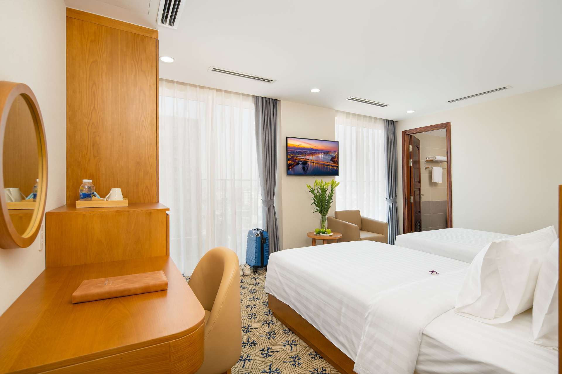 LAMANGA Hotel & Suites có tốt không Review chi tiết
