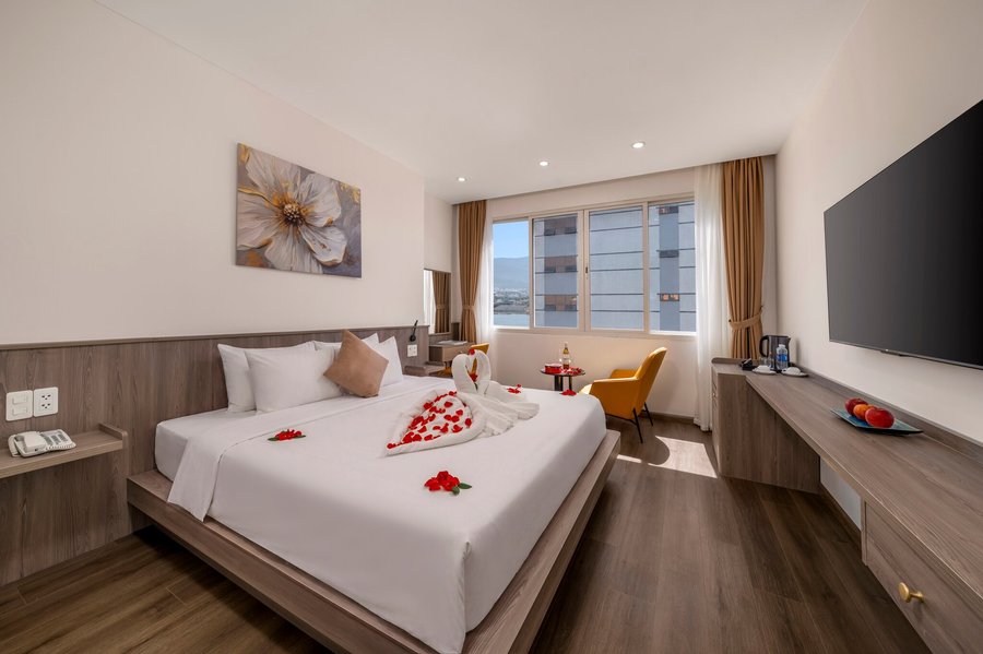 Review Danang Petro Hotel chi tiết về phòng nghỉ và dịch vụ