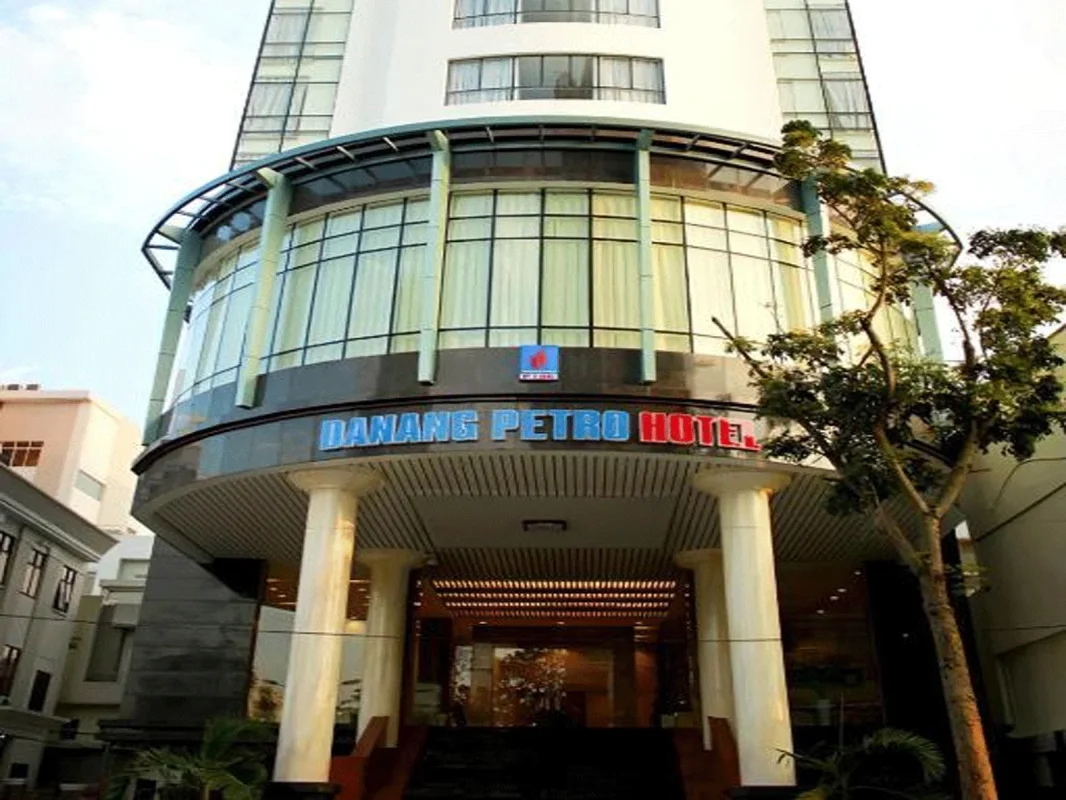 Review Danang Petro Hotel chi tiết về phòng nghỉ và dịch vụ