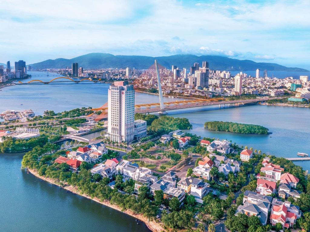 Review Grand Mercure Đà Nẵng chi tiết về phòng nghỉ và tiện ích