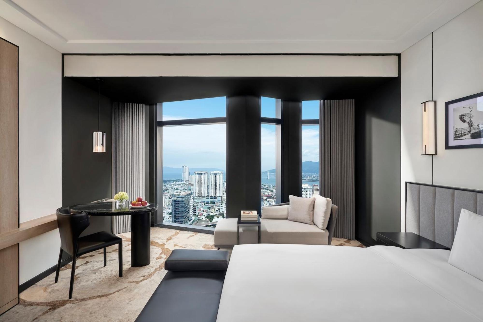 Review Khách sạn Crowne Plaza DANANG CITY CENTRE, thuộc tập đoàn IHG