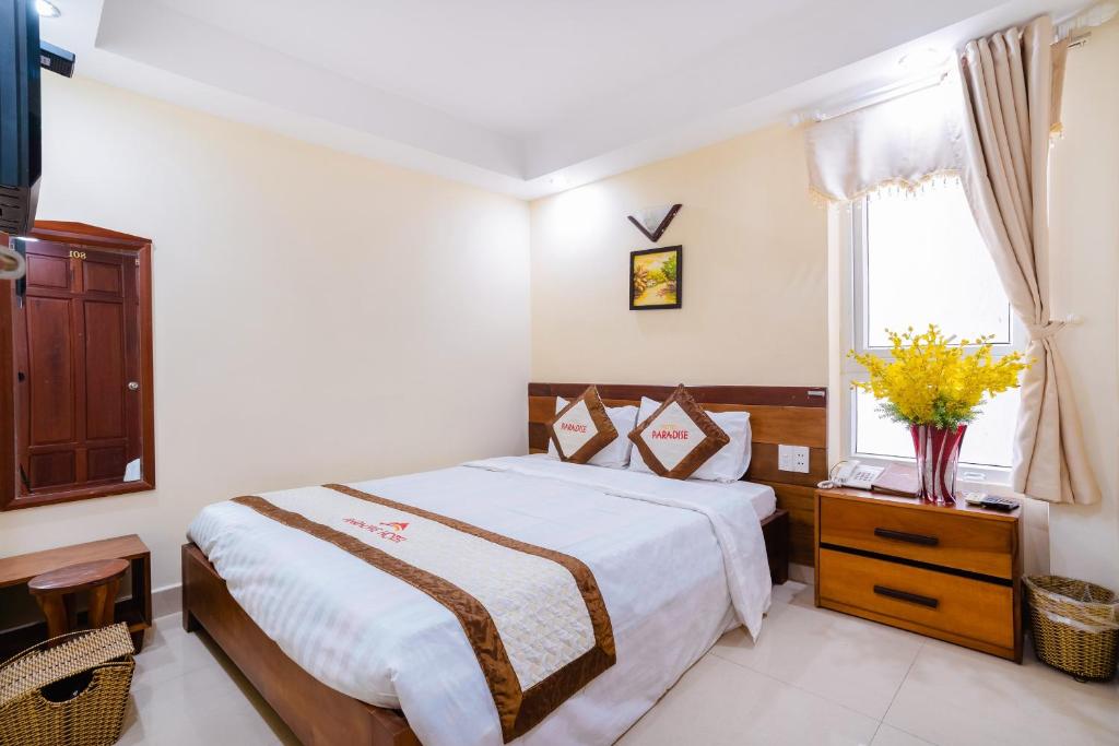 Review Khách sạn Paradise: Lưu trú gần sông Hàn và chợ Hàn