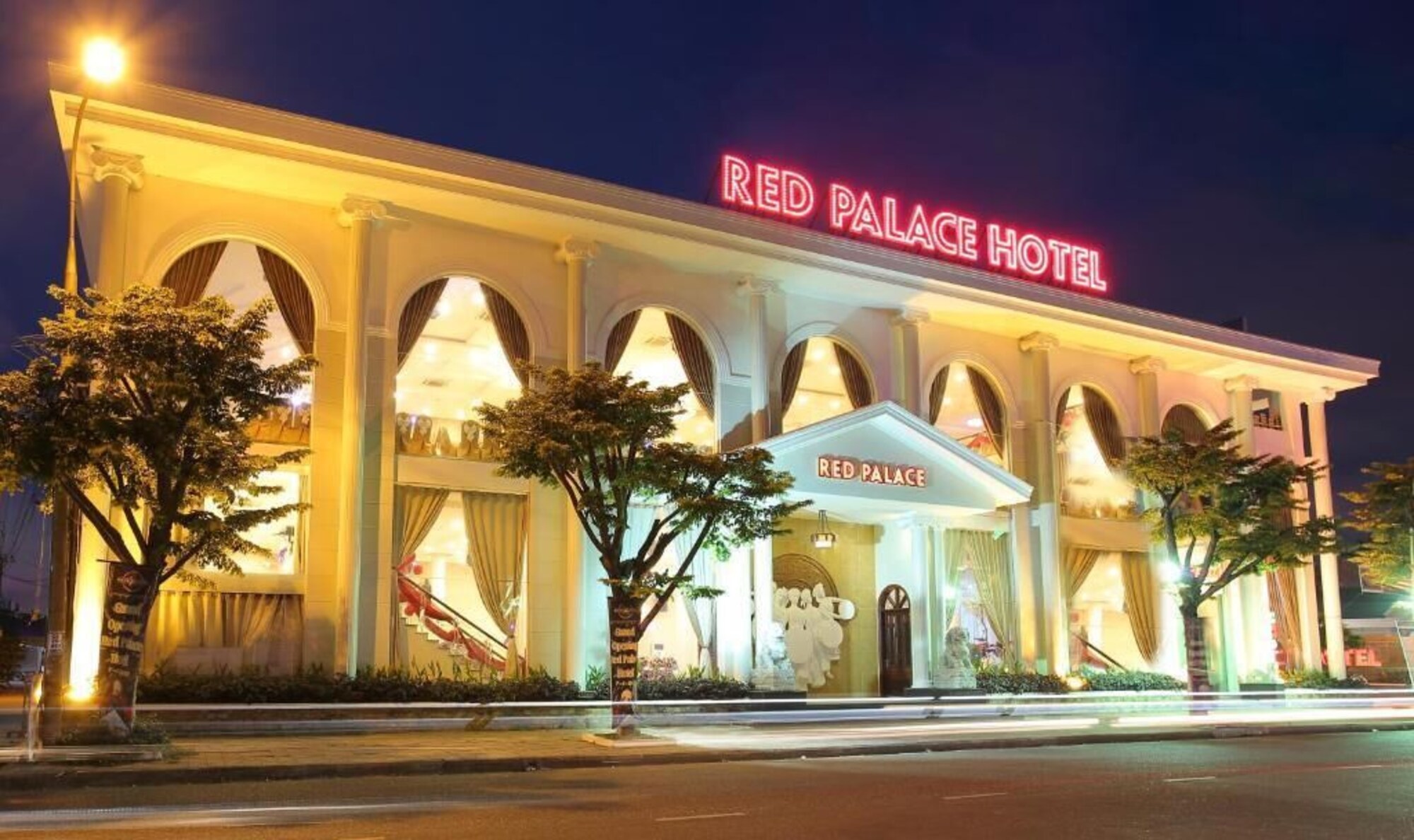 Review Khách sạn Red Palace Đà Nẵng chi tiết