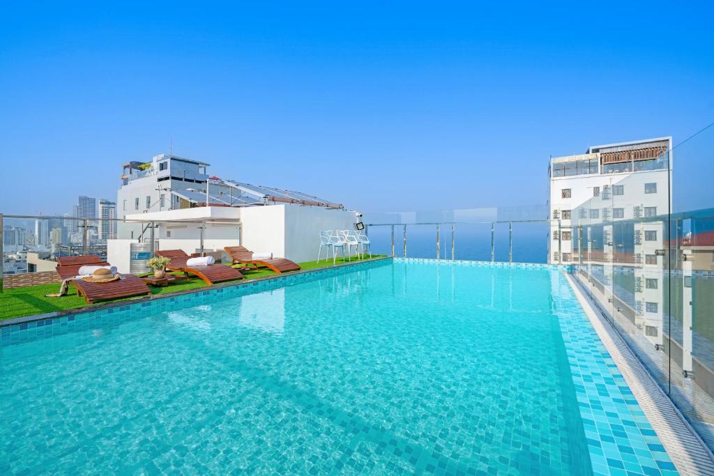 Review Sea Near Me Hotel Đà Nẵng gần biển Mỹ Khê