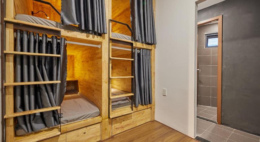 Review The Garden Capsule Hotel bên sông Hàn