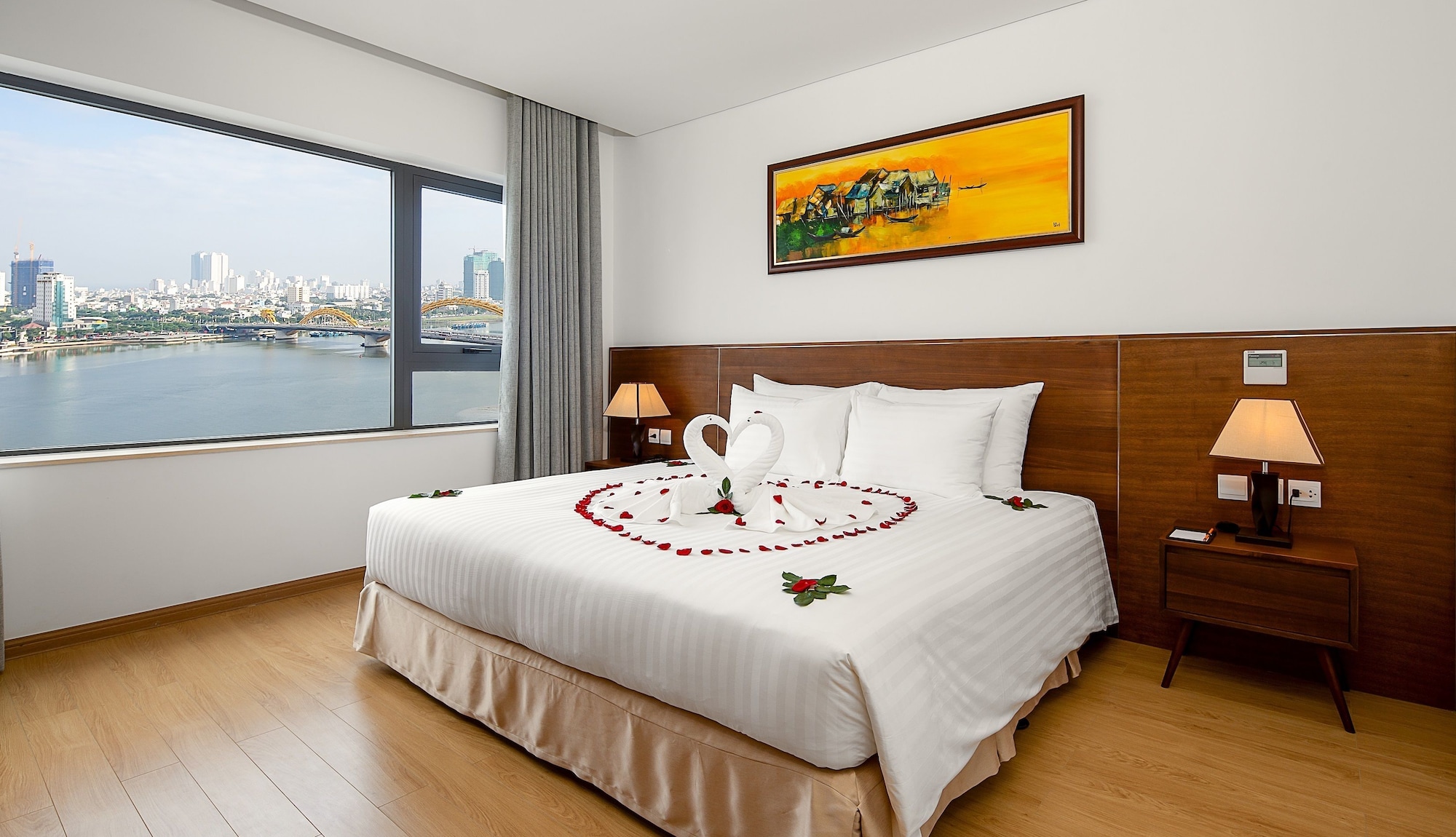 Review Val Soleil Hotel: Nghỉ giữa trung tâm, ngắm Đà Nẵng từ hồ bơi tầng thượng