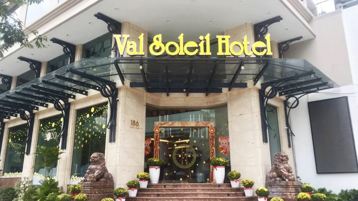 Review Val Soleil Hotel: Nghỉ giữa trung tâm, ngắm Đà Nẵng từ hồ bơi tầng thượng