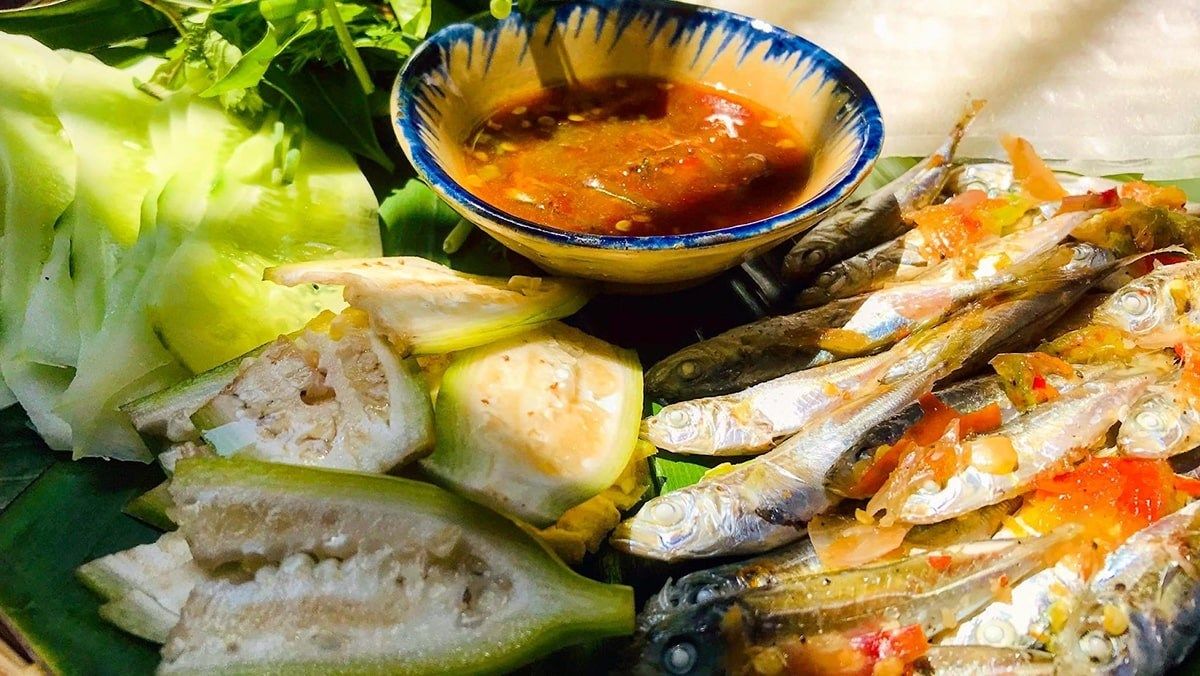 7 Quán cá nục hấp cuốn bánh tráng Đà Nẵng: Những địa chỉ ngon khiến du khách nhớ mãi hương vị biển