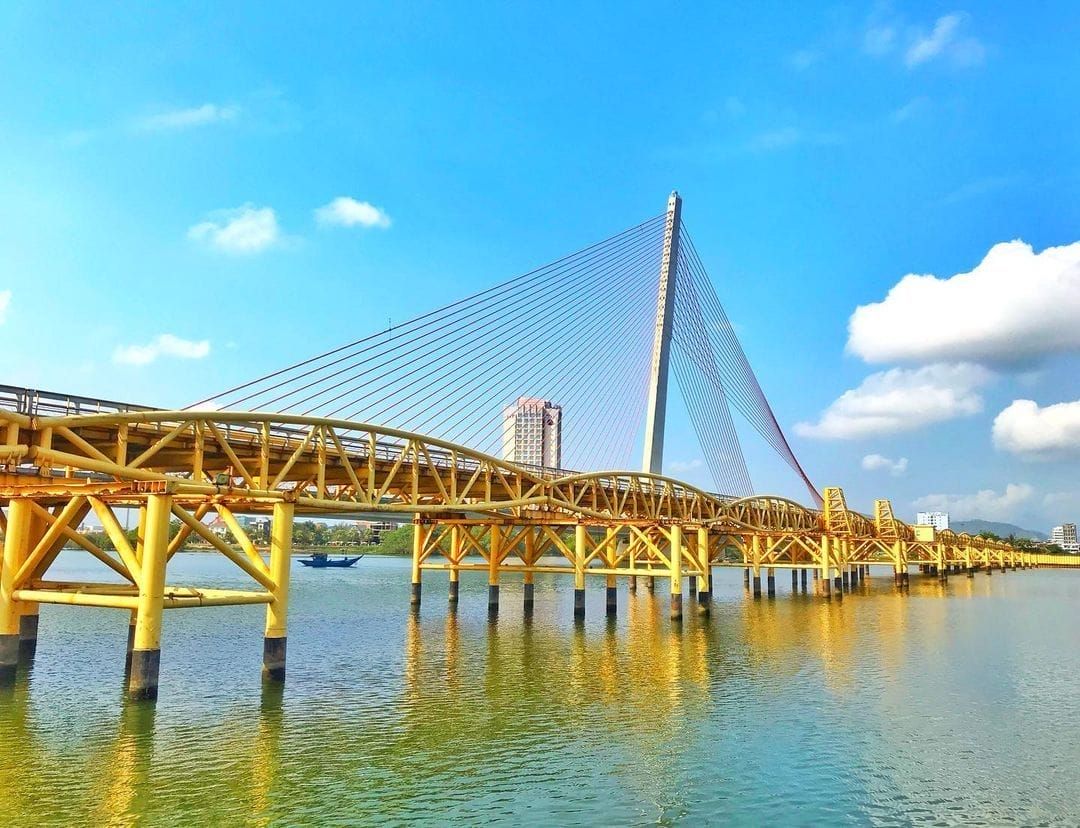 Cầu đi bộ Nguyễn Văn Trỗi có gì hấp dẫn mà ai đến Đà Nẵng cũng muốn ghé thử một lần?