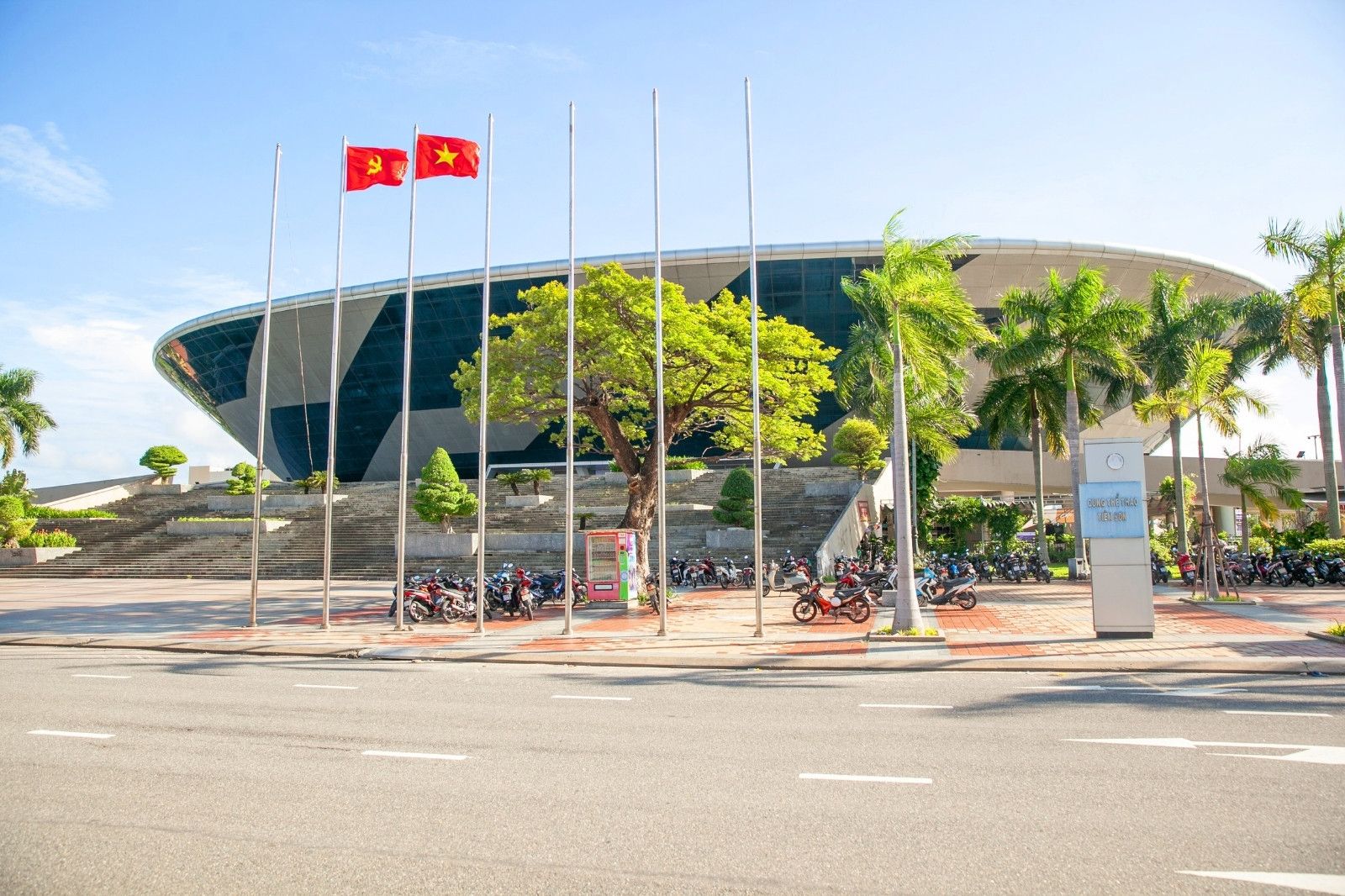 Cung Thể thao Tiên Sơn Đà Nẵng có gì đặc biệt? Khám phá công trình “đĩa bay” độc đáo giữa lòng thành phố