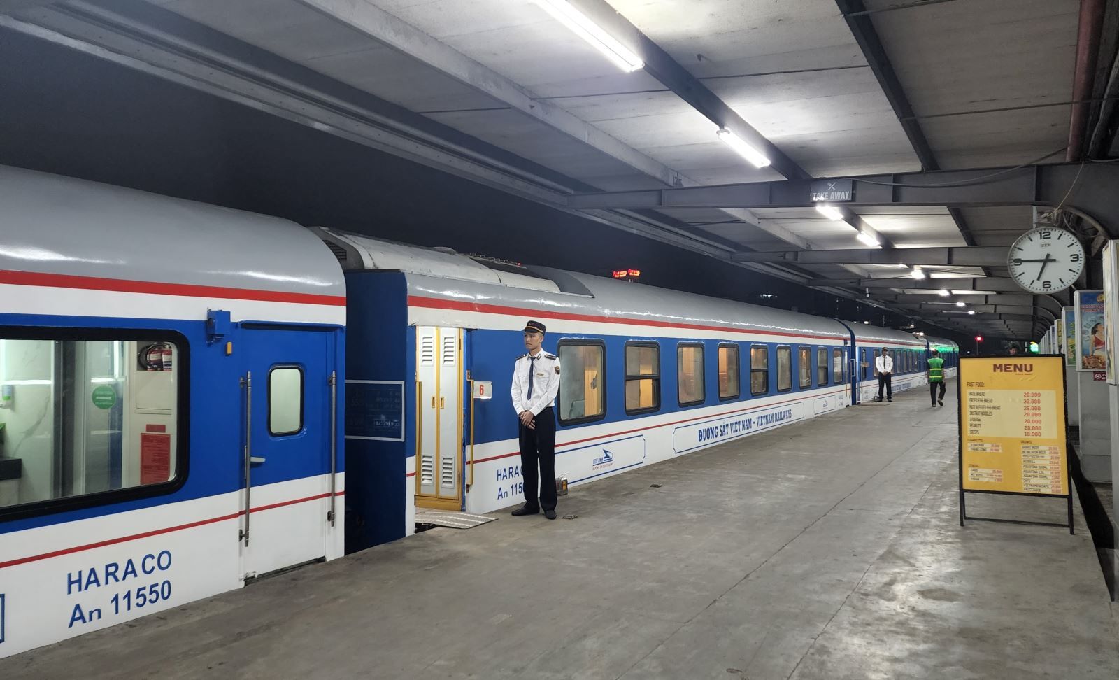 Đoàn tàu SE19 và SE20: Trải nghiệm tàu hỏa chất lượng cao trên hành trình Hà Nội Đà Nẵng