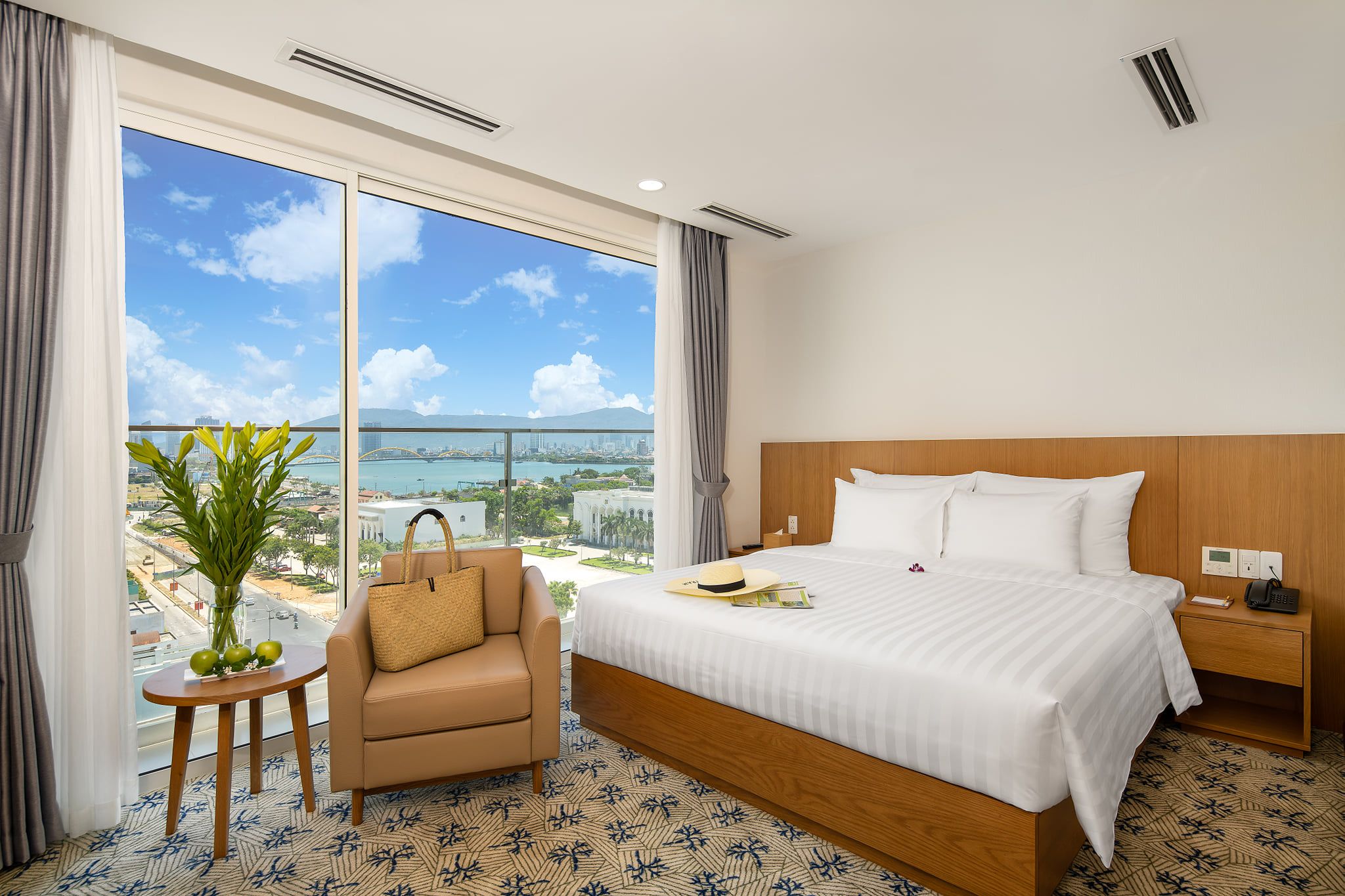 Khám phá không gian lưu trú đẳng cấp tại LAMANGA Hotel & Suites giữa lòng thành phố biển