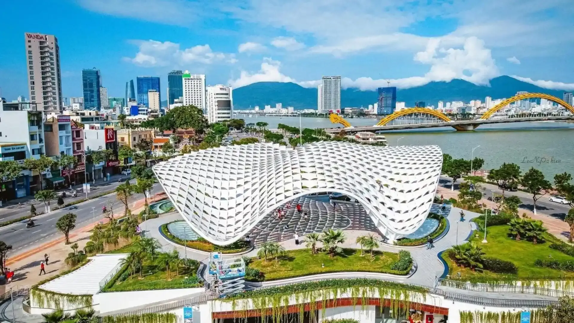 Công viên Apec có gì đặc biệt mà trở thành điểm check-in nổi bật giữa trung tâm Đà Nẵng?